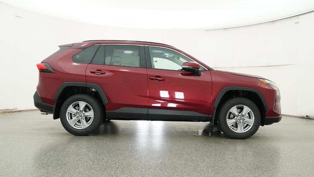 2025 Toyota RAV4 XLE photo 2