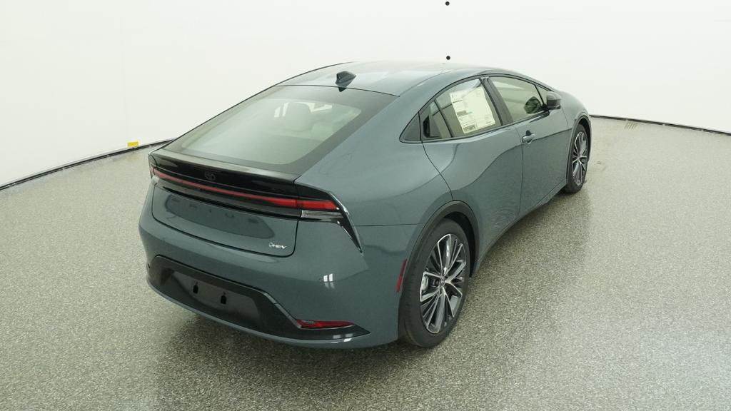 2026 Toyota Prius XLE photo 4