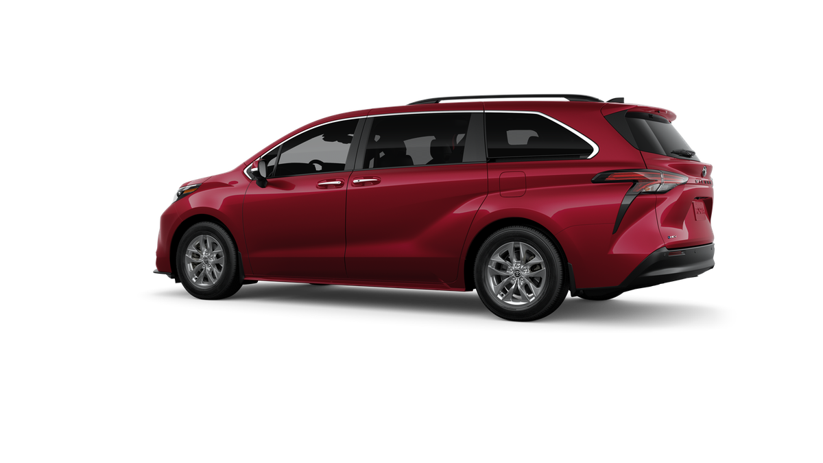 2026 Toyota Sienna XLE - Photo 13