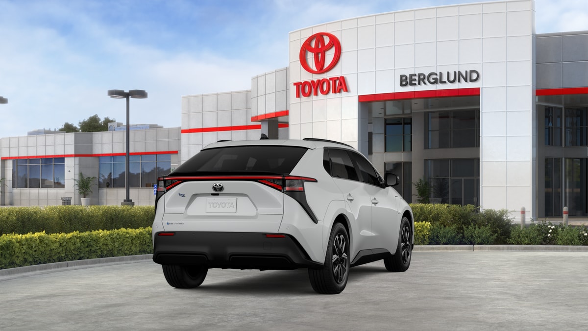 2026 Toyota bZ XLE - Photo 9