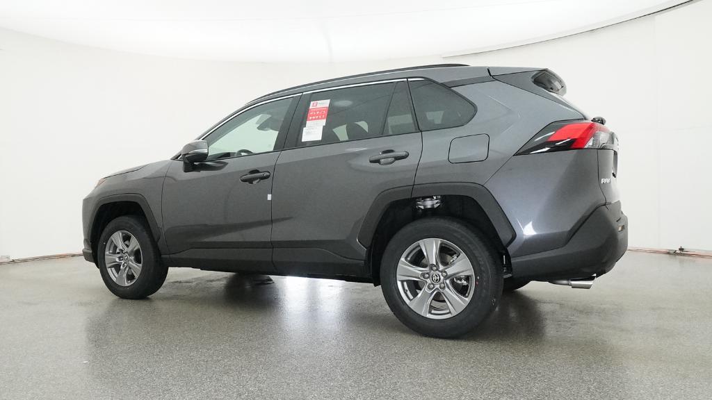 2025 Toyota RAV4 XLE photo 3