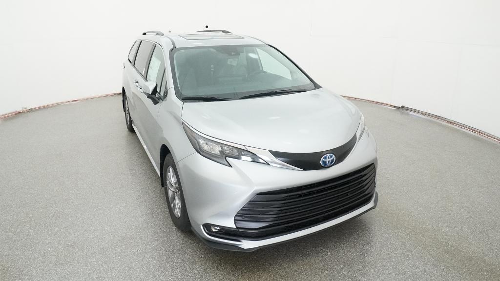 New 2025 Toyota Sienna XLE Van Passenger Van
