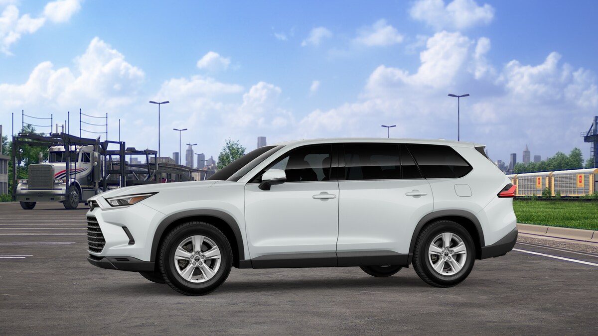 2026 Toyota Grand Highlander LE photo 3