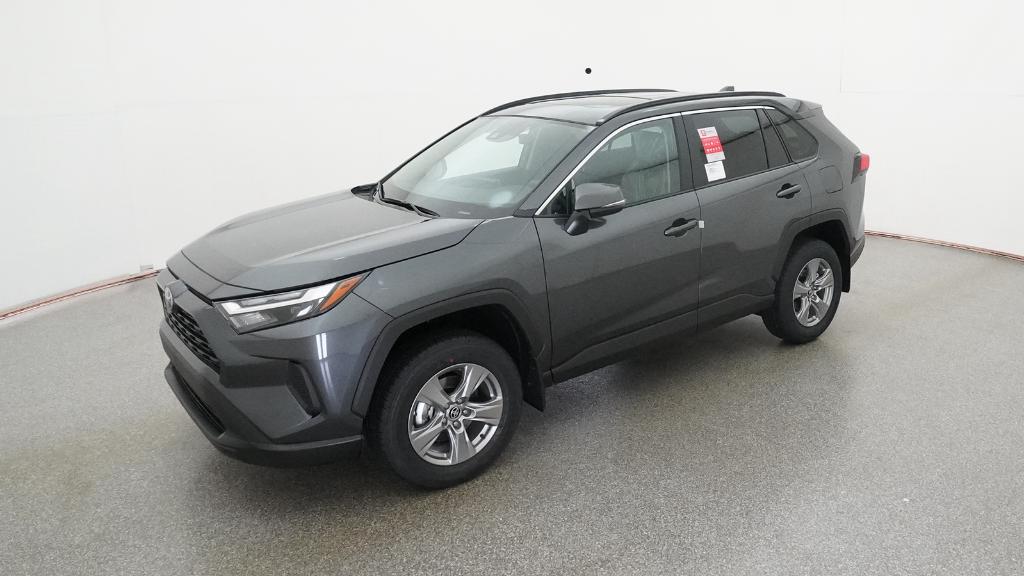2025 Toyota RAV4 XLE's photo