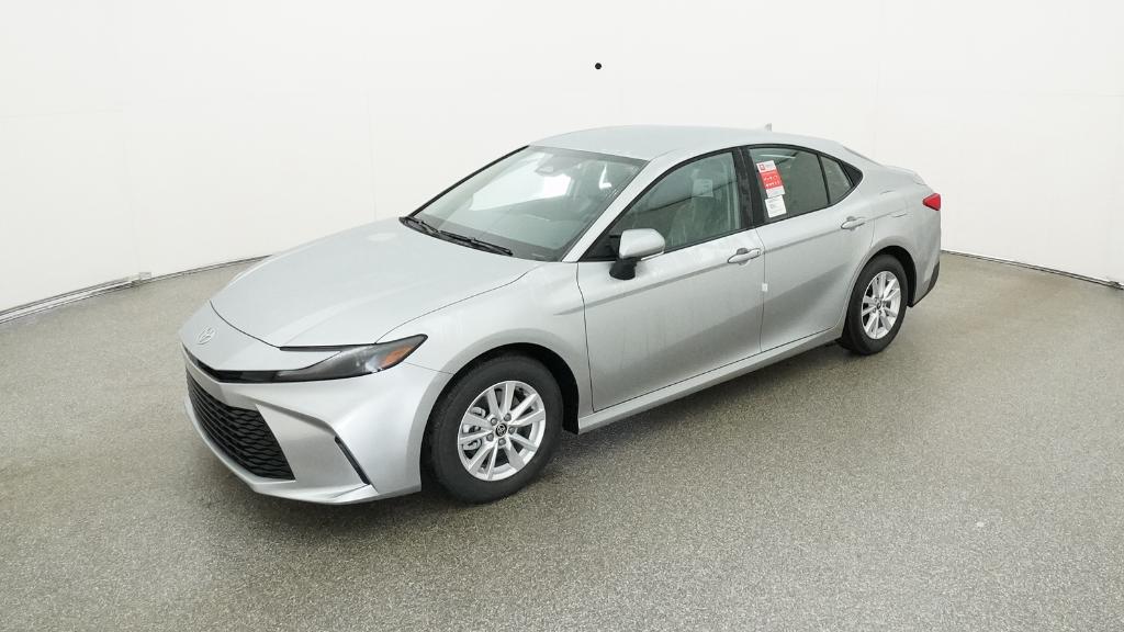 2026 Toyota Camry LE's photo