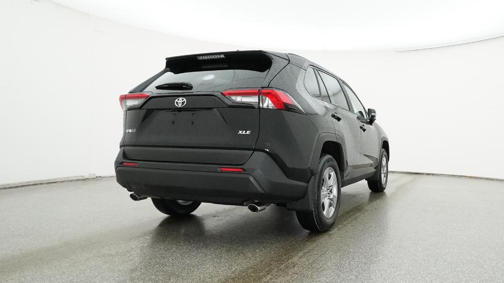 2025 Toyota RAV4 XLE photo 2