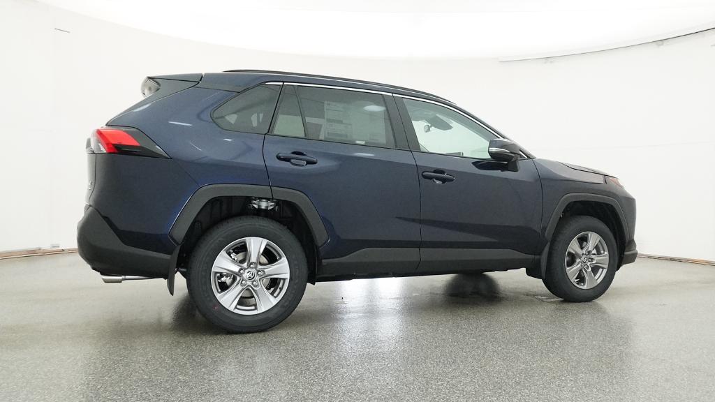 2025 Toyota RAV4 XLE photo 4