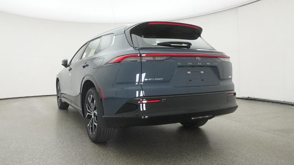 New 2025 Toyota Crown Signia XLE XLE