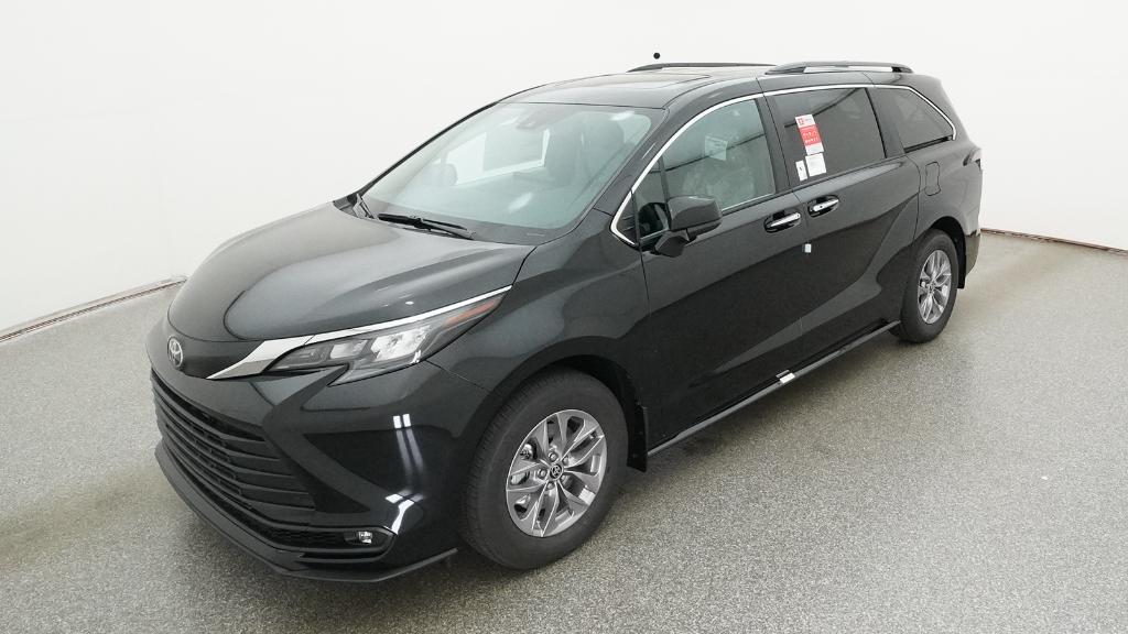 2026 Toyota Sienna XLE 8-Passenger Hybrid FWD's photo