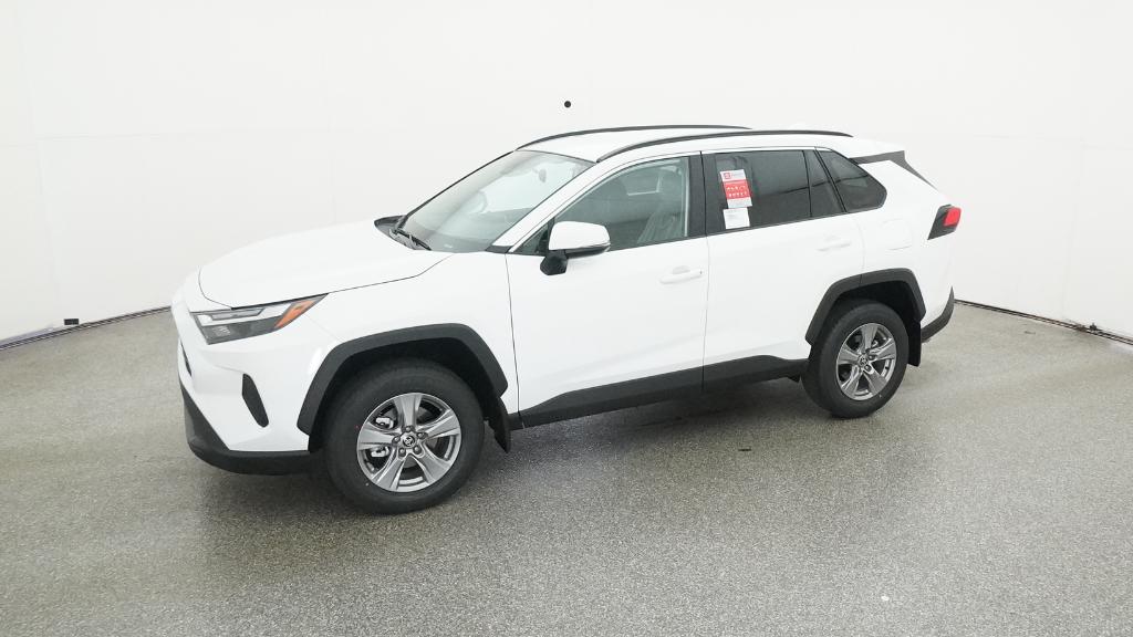 2025 Toyota RAV4 XLE photo 3