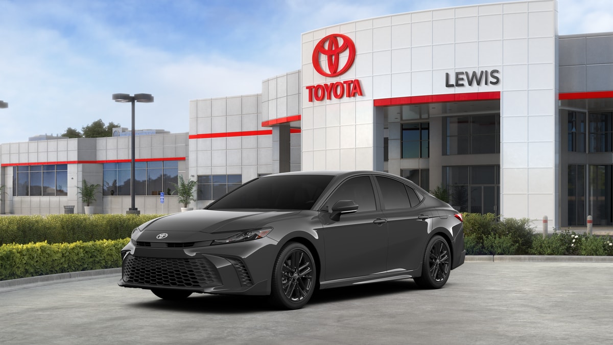 2025 Toyota Camry SE's photo