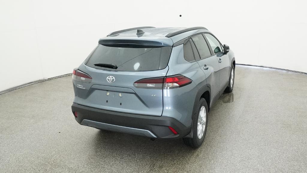2026 Toyota Corolla Cross LE photo 3