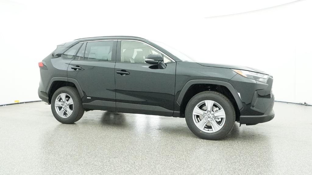 2025 Toyota RAV4 Hybrid XLE photo 2