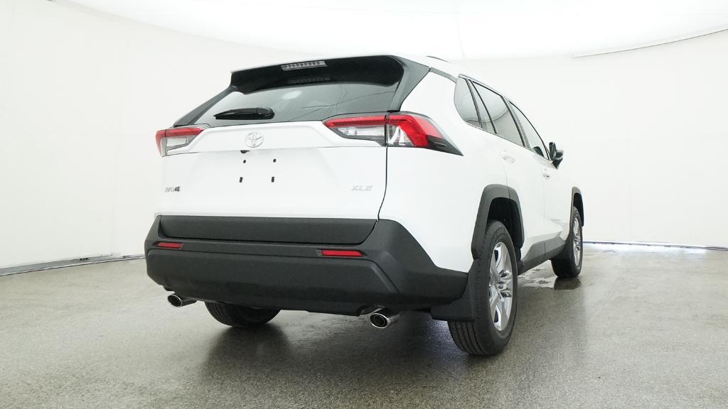 2025 Toyota RAV4 XLE photo 3