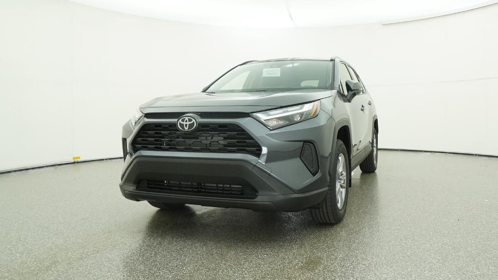 2025 Toyota RAV4 Hybrid XLE photo 4
