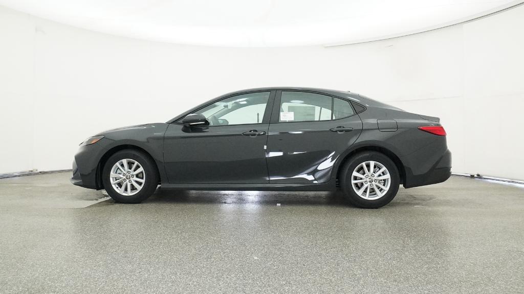 2026 Toyota Camry LE photo 4