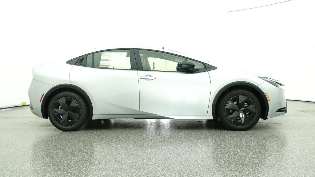 2026 Toyota Prius LE photo 2