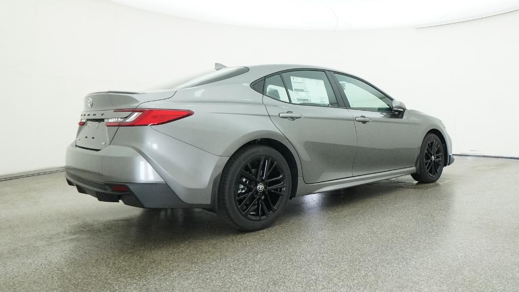 2026 Toyota Camry SE photo 3
