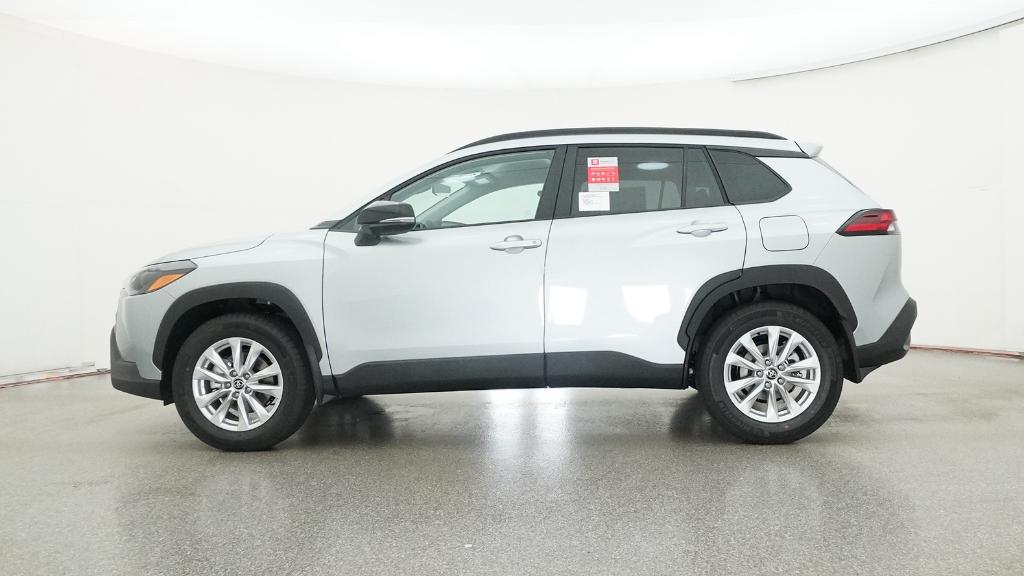 2026 Toyota Corolla Cross LE photo 4