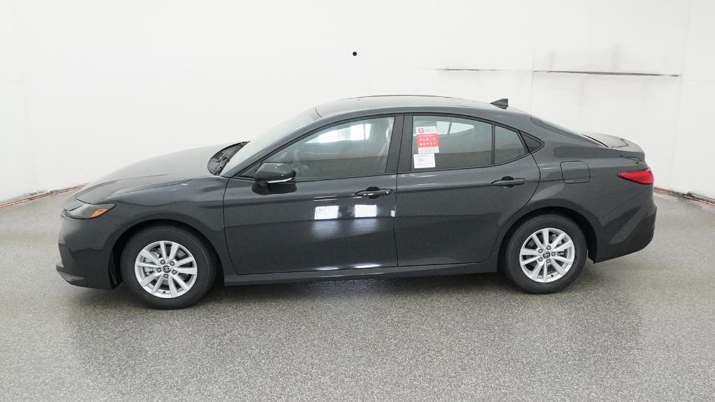 2026 Toyota Camry LE photo 2