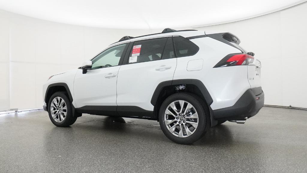 2025 Toyota RAV4 XLE Premium photo 3