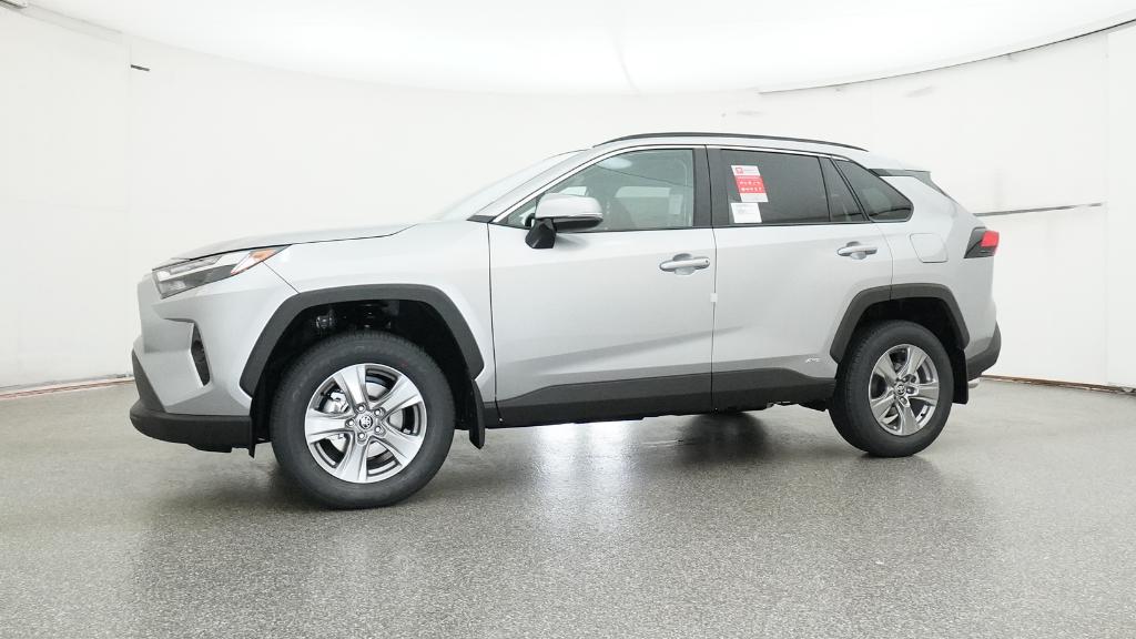 2025 Toyota RAV4 Hybrid XLE photo 2