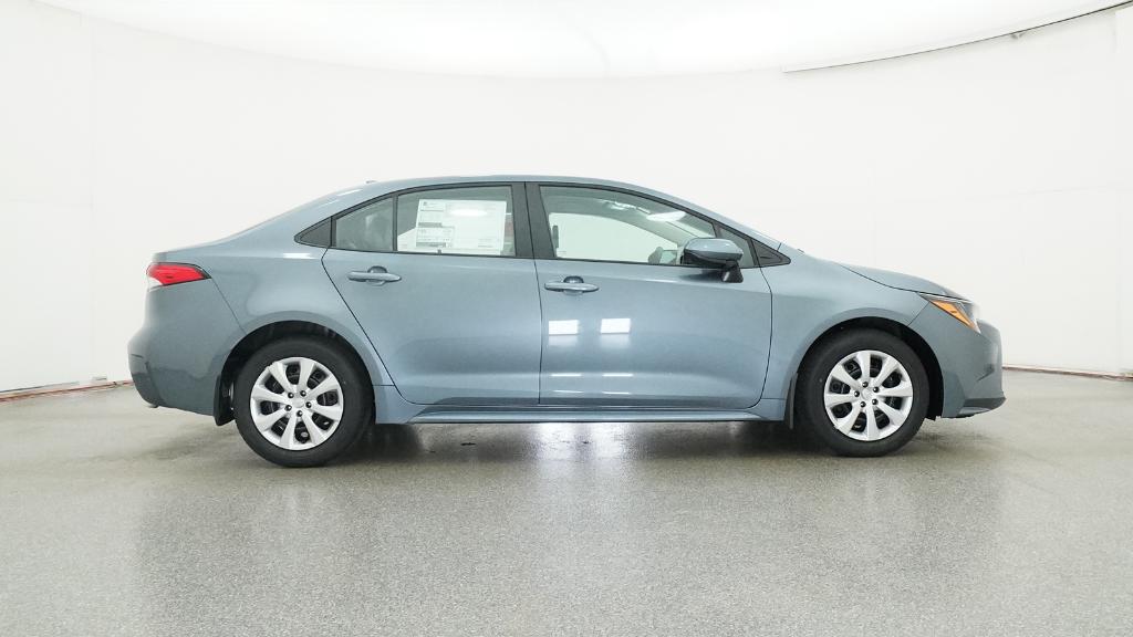 2026 Toyota Corolla LE photo 2