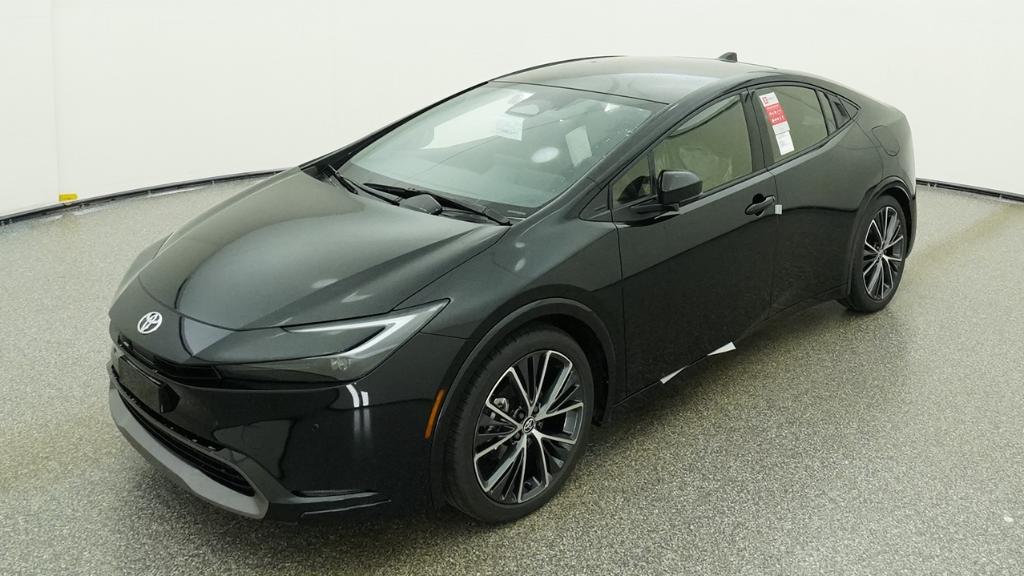 2026 Toyota Prius XLE FWD's photo
