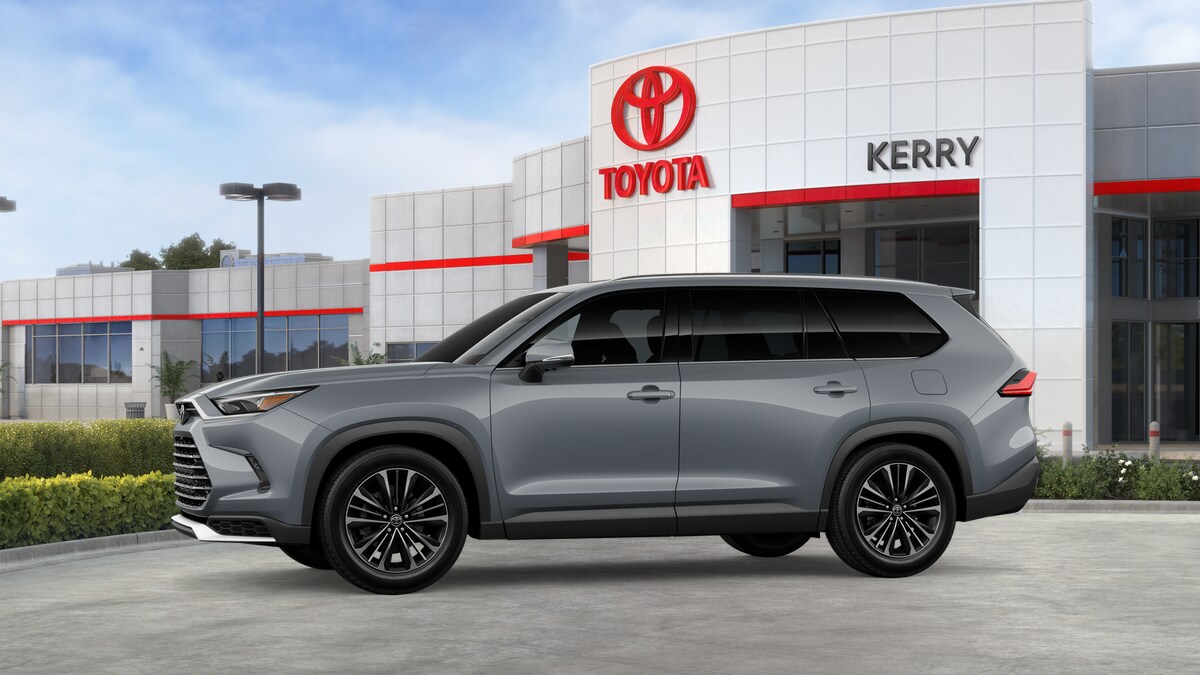 2026 Toyota Highlander Hybrid Platinum photo 4