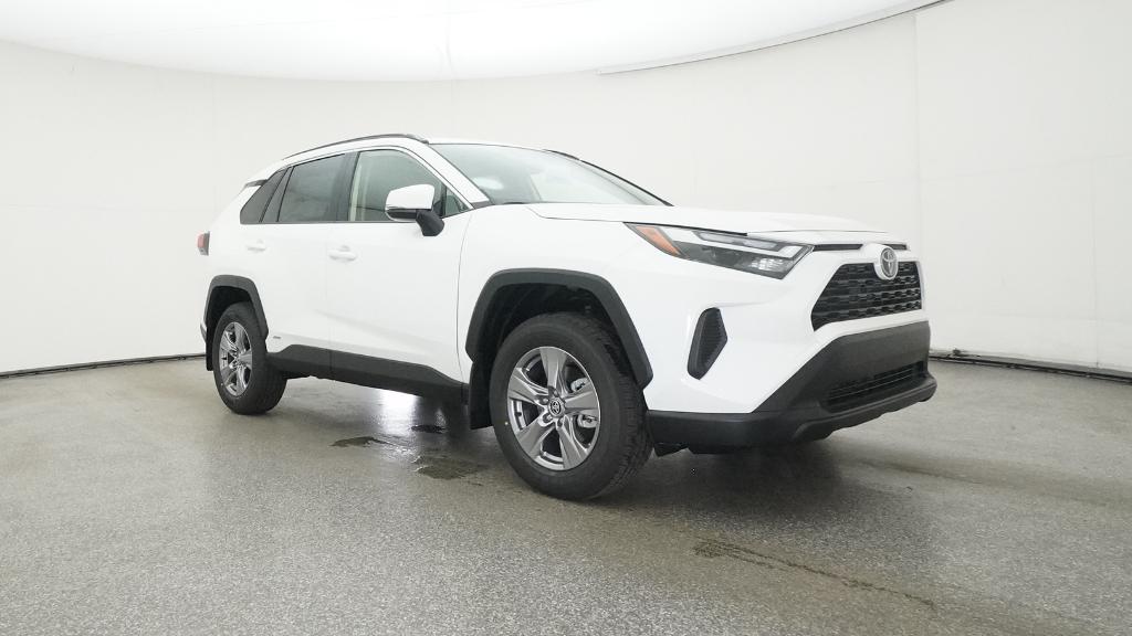 2025 Toyota RAV4 Hybrid XLE photo 2