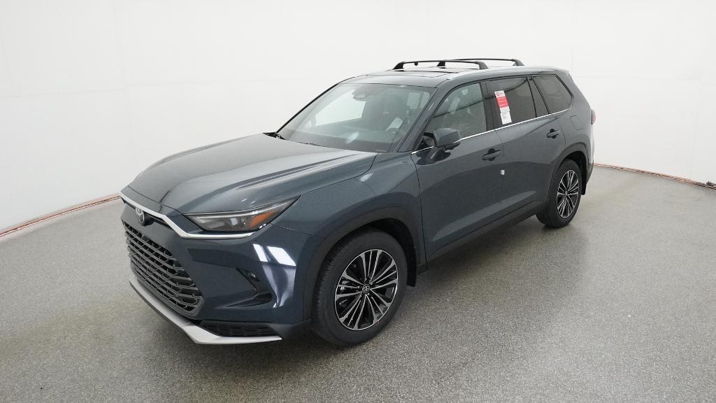 2026 Toyota Grand Highlander Platinum's photo