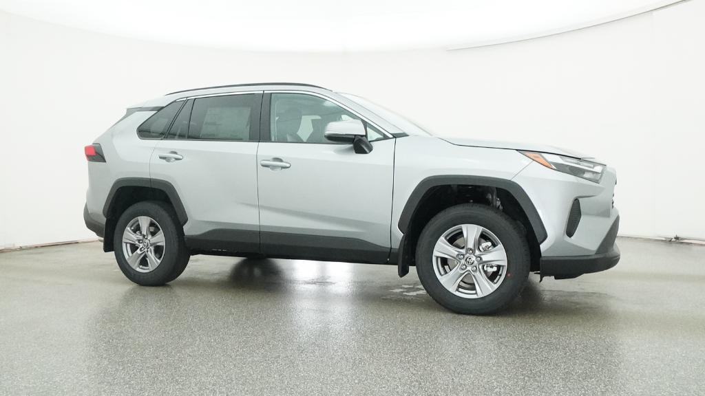 2025 Toyota RAV4 XLE photo 2