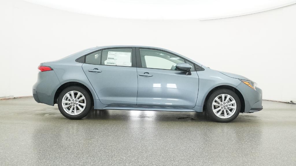 2026 Toyota Corolla LE photo 5