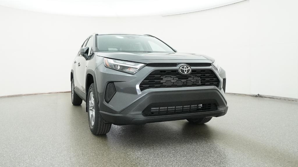 2025 Toyota RAV4 XLE photo 2