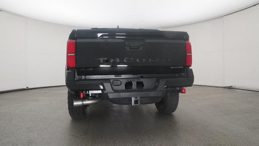 2025 Toyota Tacoma TRD Off-Road photo 2