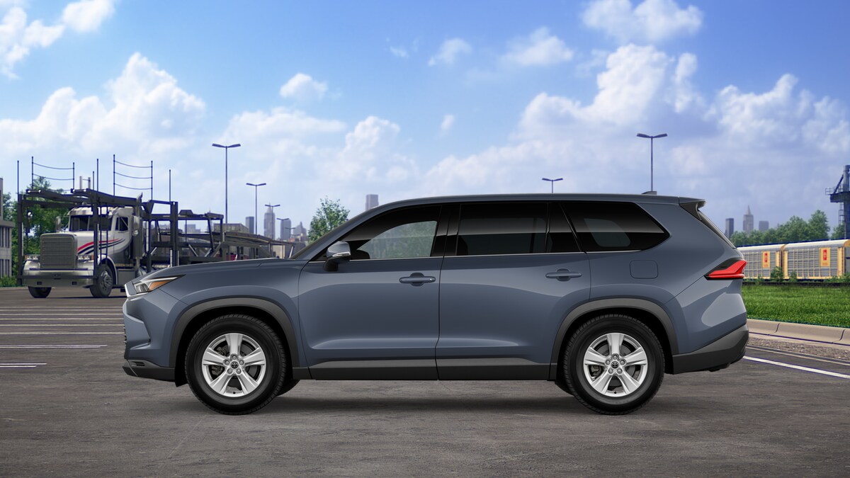 2026 Toyota Grand Highlander LE AWD photo 4