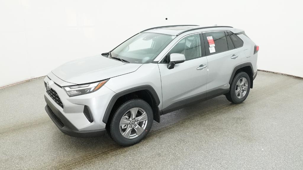 2025 Toyota RAV4 XLE's photo