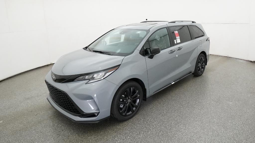 2026 Toyota Sienna XSE's photo