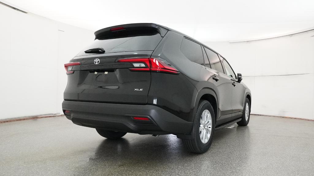 2026 Toyota Grand Highlander XLE photo 3