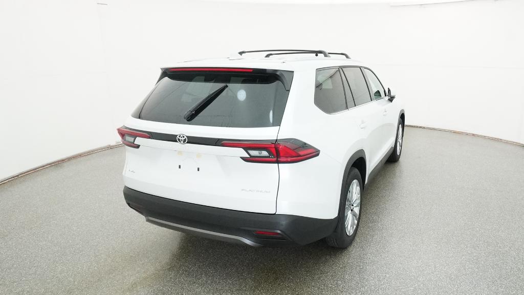 2026 Toyota Grand Highlander Platinum AWD photo 3