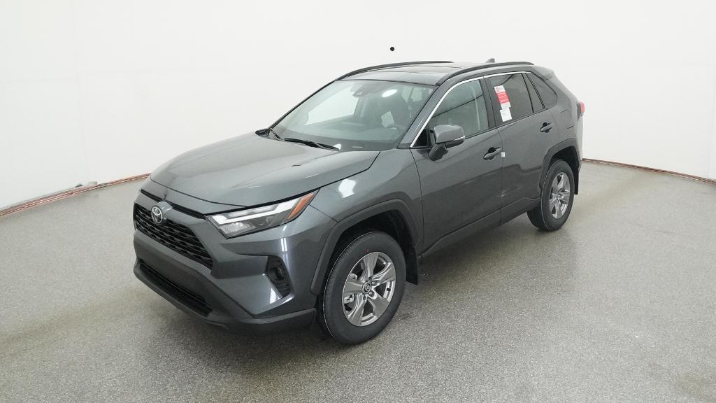 2025 Toyota RAV4 XLE's photo