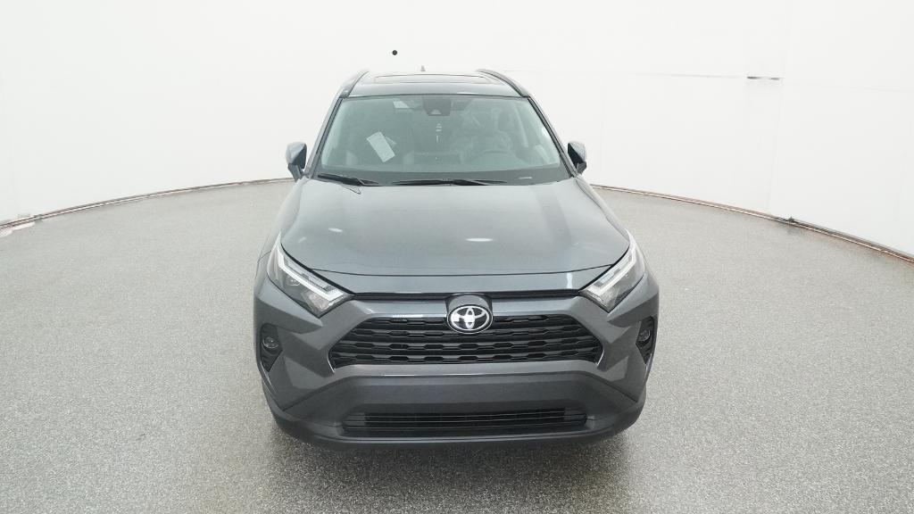 2025 Toyota RAV4 XLE photo 3