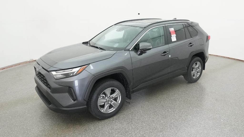 2025 Toyota RAV4 XLE's photo