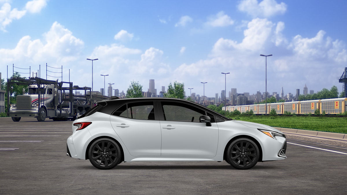 2027 Toyota Corolla Hatchback XSE - Photo 12