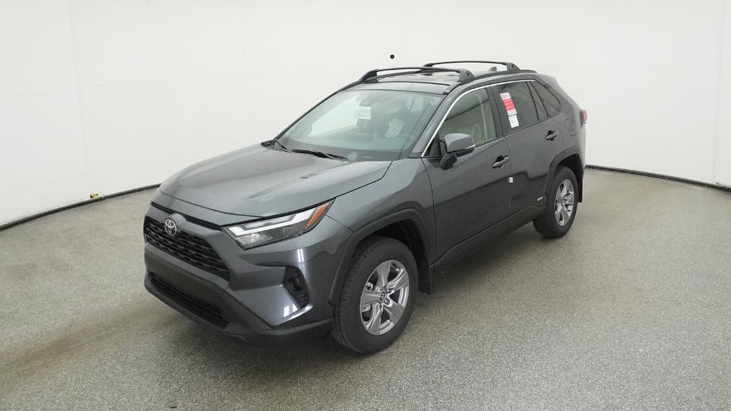 2025 Toyota RAV4 XLE's photo