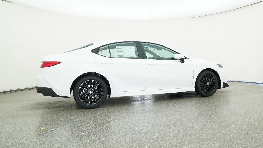 2026 Toyota Camry SE photo 4