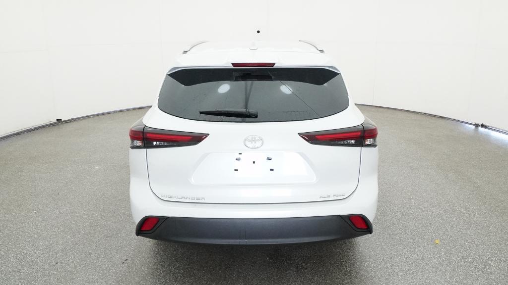 2026 Toyota Highlander XLE XSE Platinum Limited photo 2