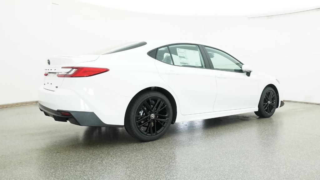 2026 Toyota Camry SE photo 3