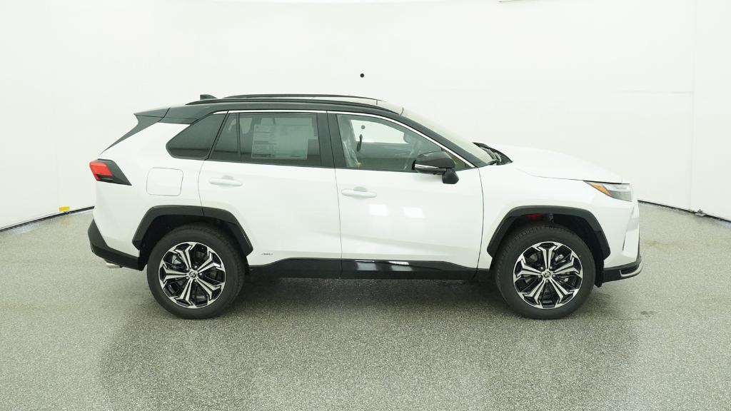 2025 Toyota RAV4 Prime XSE Premium photo 2
