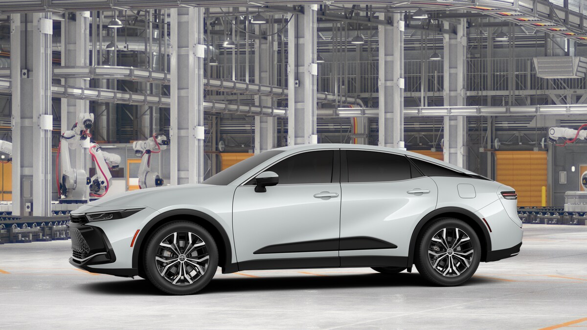 2026 Toyota Crown XLE photo 3